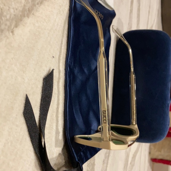 Unisex Gucci Sunglasses - Picture 3 of 3